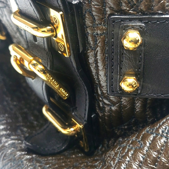 LOUIS VUITTON BAG ONE SIZE COLOR BLACK WITH GOLD HARDWARE 100% AUTHENTIC - Picture 13 of 17